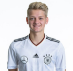https://img.longzhuzhibou.com.cn/img/football/player/885db6bd0e1c1a3a3534f1c140cba769.jpg